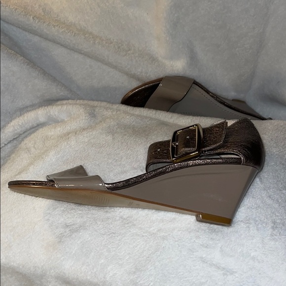 Nine West Tan Wedges w/Patent Leather Accents - Picture 7 of 10